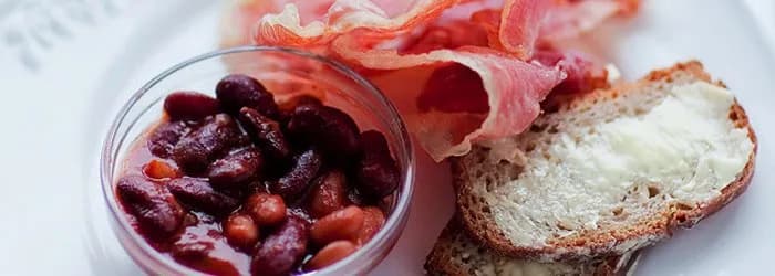 Fasolka w sosie pomidorowym z czym jeść, aby zaskoczyć smakiem