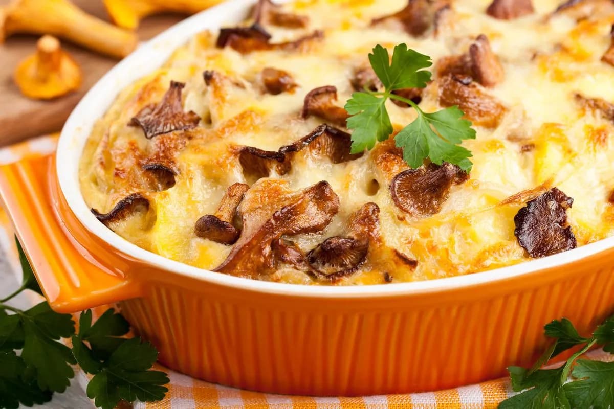 Szybka zapiekanka z grzybami i makaronem - prosty przepis na obiad