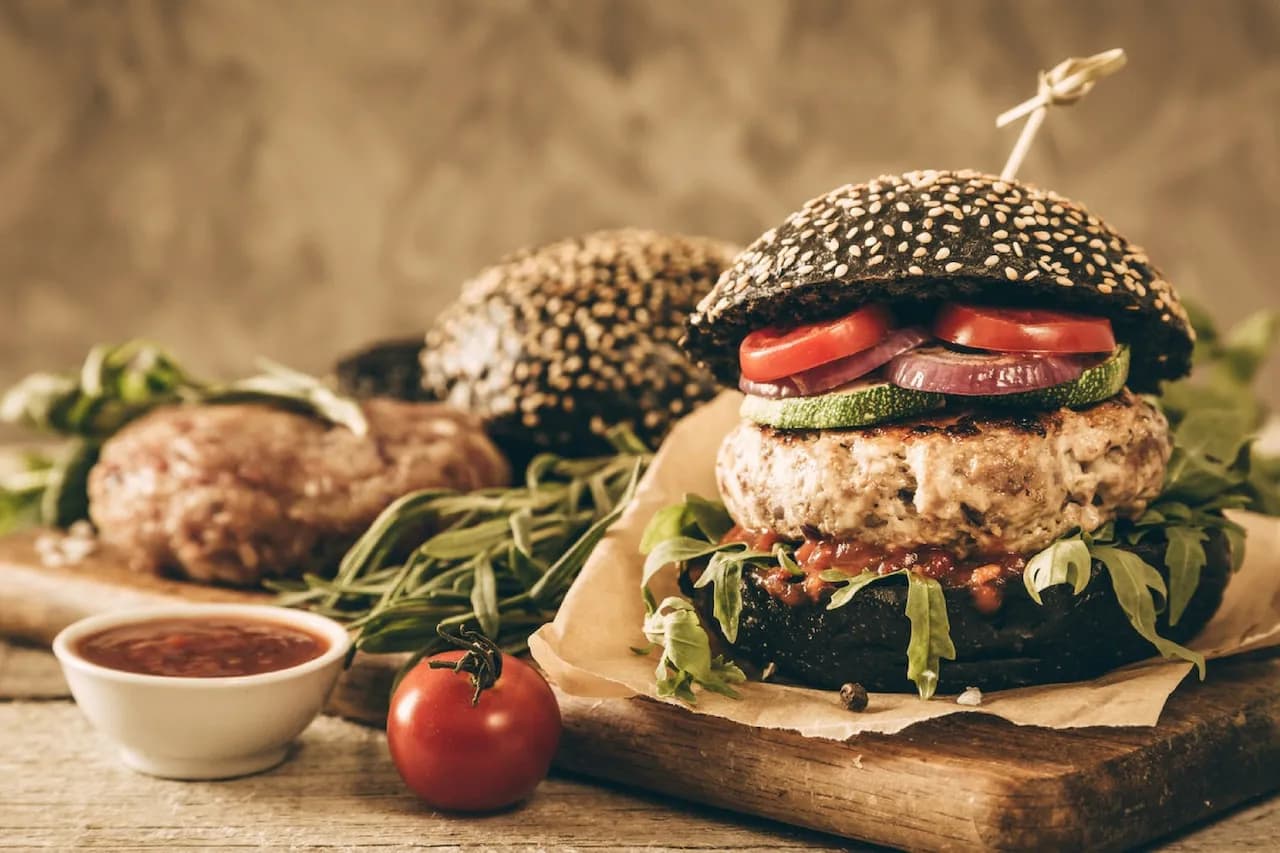 Jak zrobić kotlet na hamburgera, aby był soczysty i smaczny