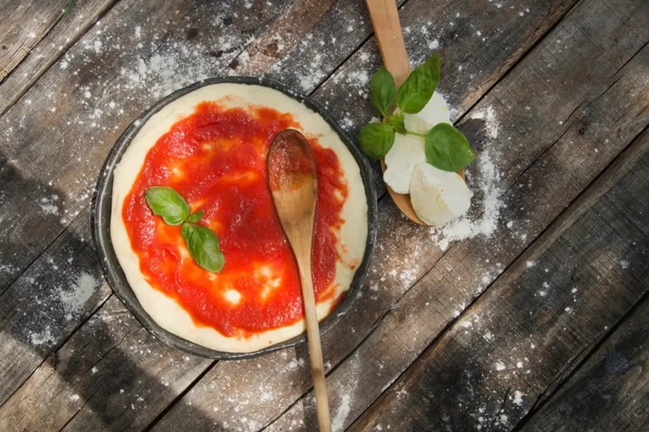 Jak zrobić sos do pizzy z koncentratu, który zachwyci smakiem