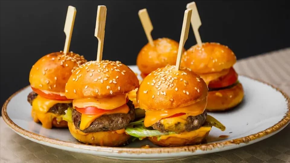 Gdzie kupić mini hamburgery? Sprawdź najlepsze oferty i miejsca