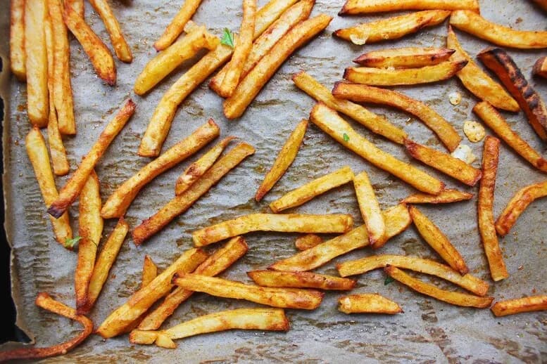Ile robić frytki w piekarniku, aby były chrupiące i pyszne