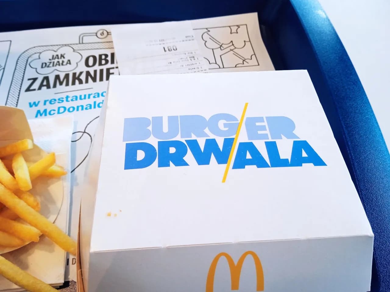 Ile kosztują zakręcone frytki? Sprawdź ceny w McDonald's i nie tylko