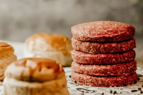 Jak długo smażyć burger wołowy, aby uzyskać idealne wysmażenie?