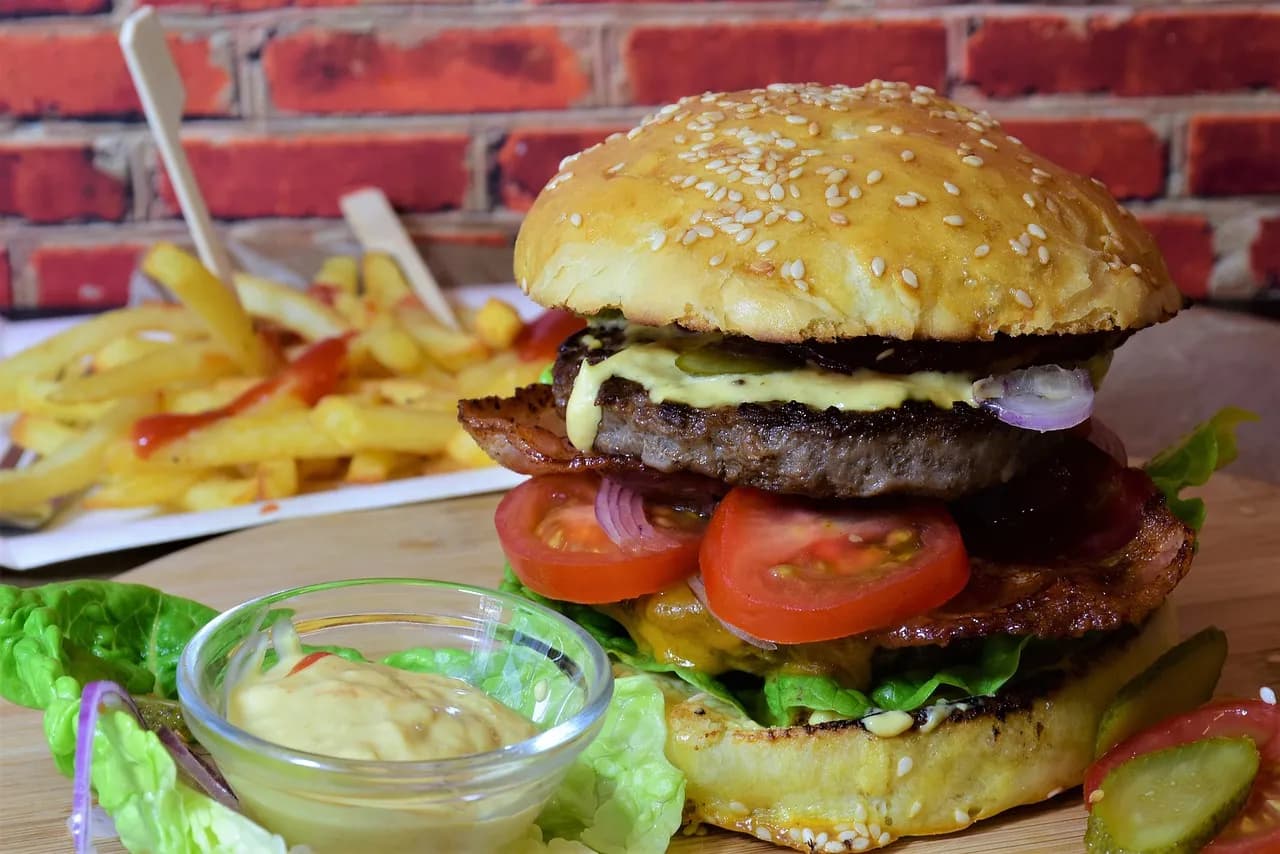Jakie mięso na burgera wybrać, aby uniknąć rozczarowania smakiem?
